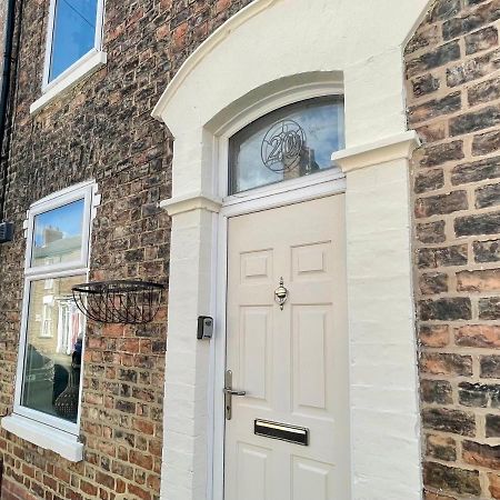 Within The Walls Vila York Exterior foto